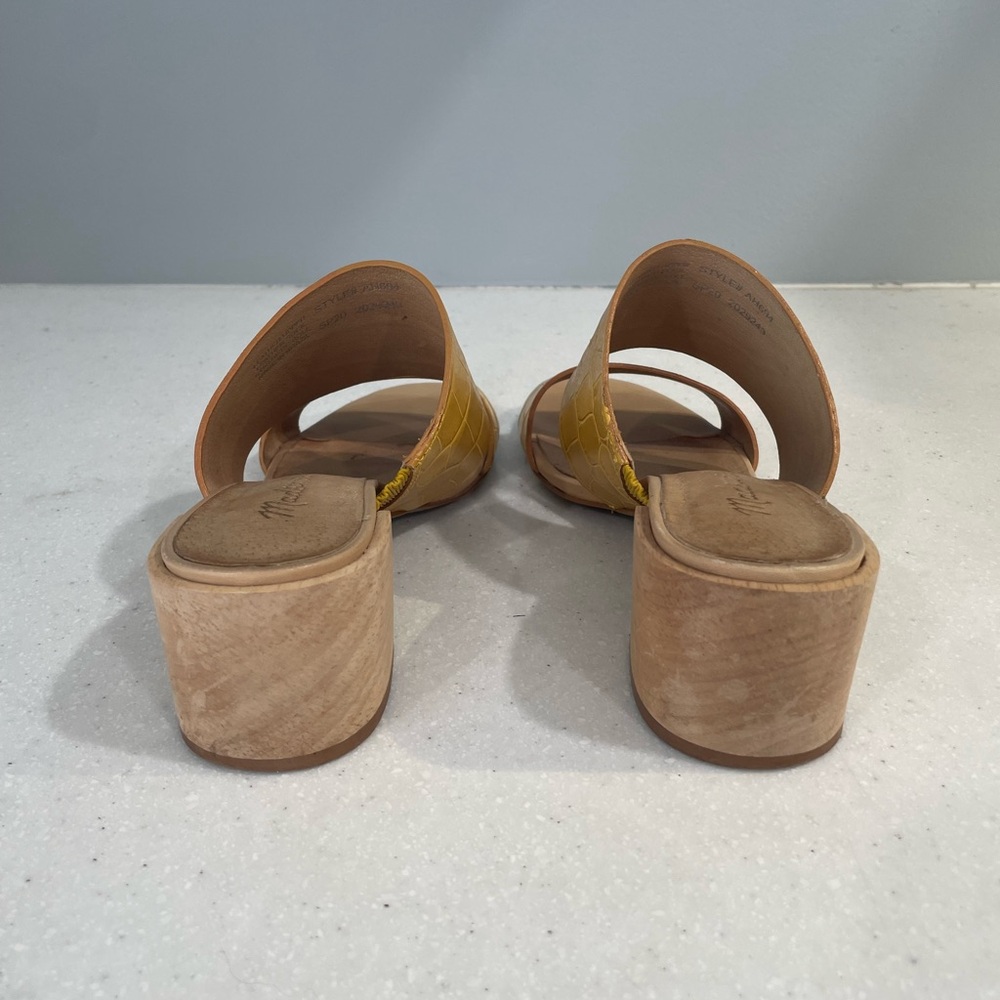 MADEWELL - The Kiera Mule Sandal in Croc Embossed Leather - Picture 4 of 6